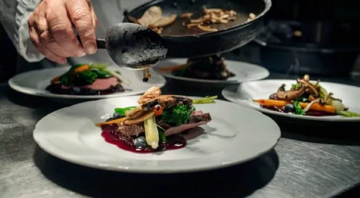 Hertenvleesfilet met Rode Wijnsaus en Wintergroenten